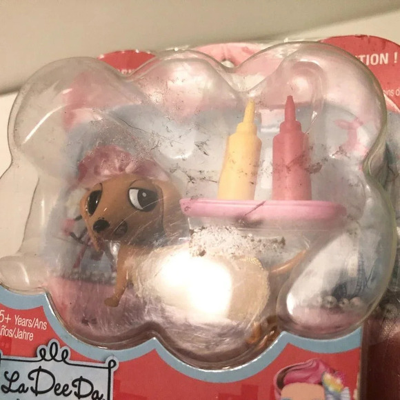 La Dee Da Chihuahua Puppy Le Bun Closet Hot Doggin  Picnic Open Box - Picture 8 of 16